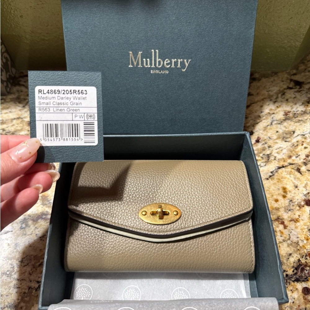 Mulberry Classic Grain Leather Wallet in Linen Green